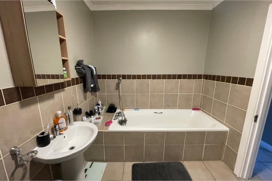 2 Bedroom Property for Sale in Sherwood Eastern Cape